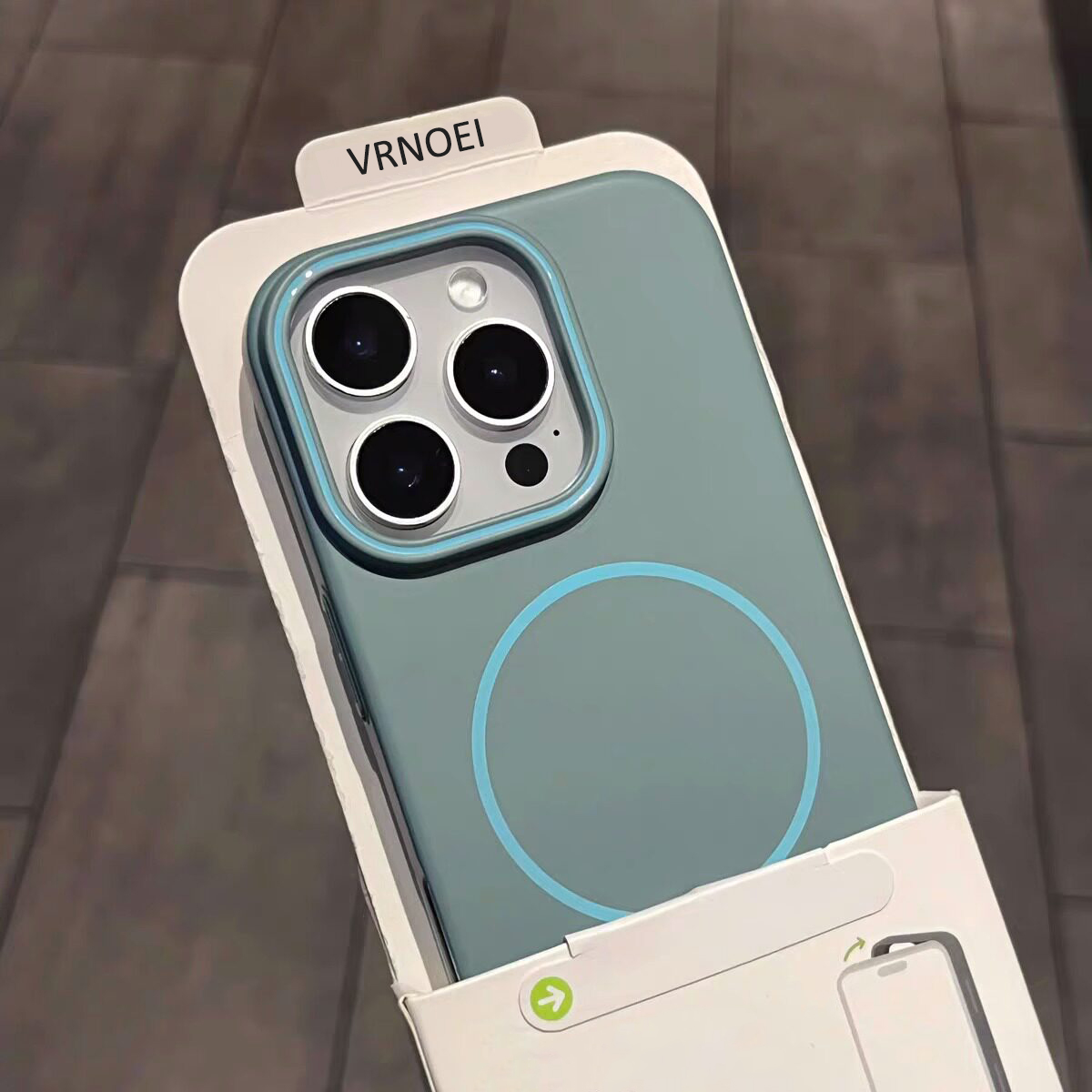 غطاء شحن لاسلكي مغناطيسي فاخر  - مراجعة Phone Accessories And Cases وسعره