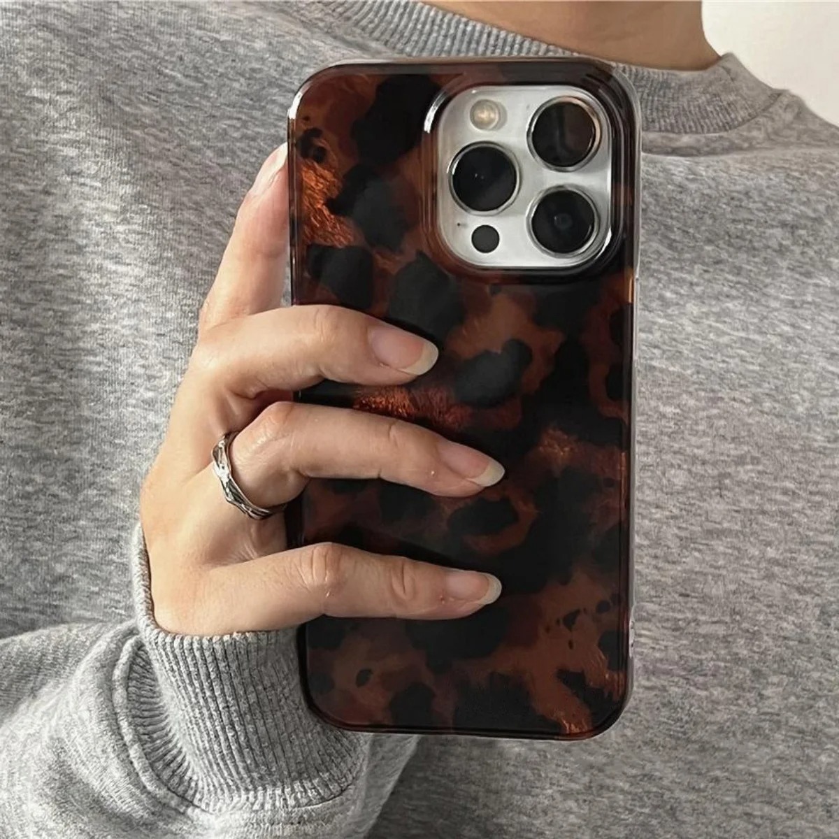 غطاء هاتف بتصميم كهرماني عتيق  - مراجعة Phone Accessories List وسعره